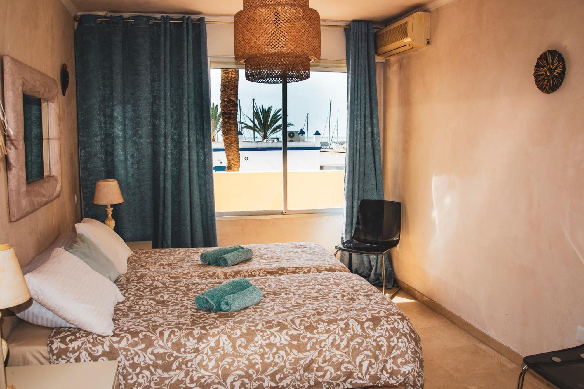 Appartement Palmeras Puerto Paraiso エステポナ エクステリア 写真
